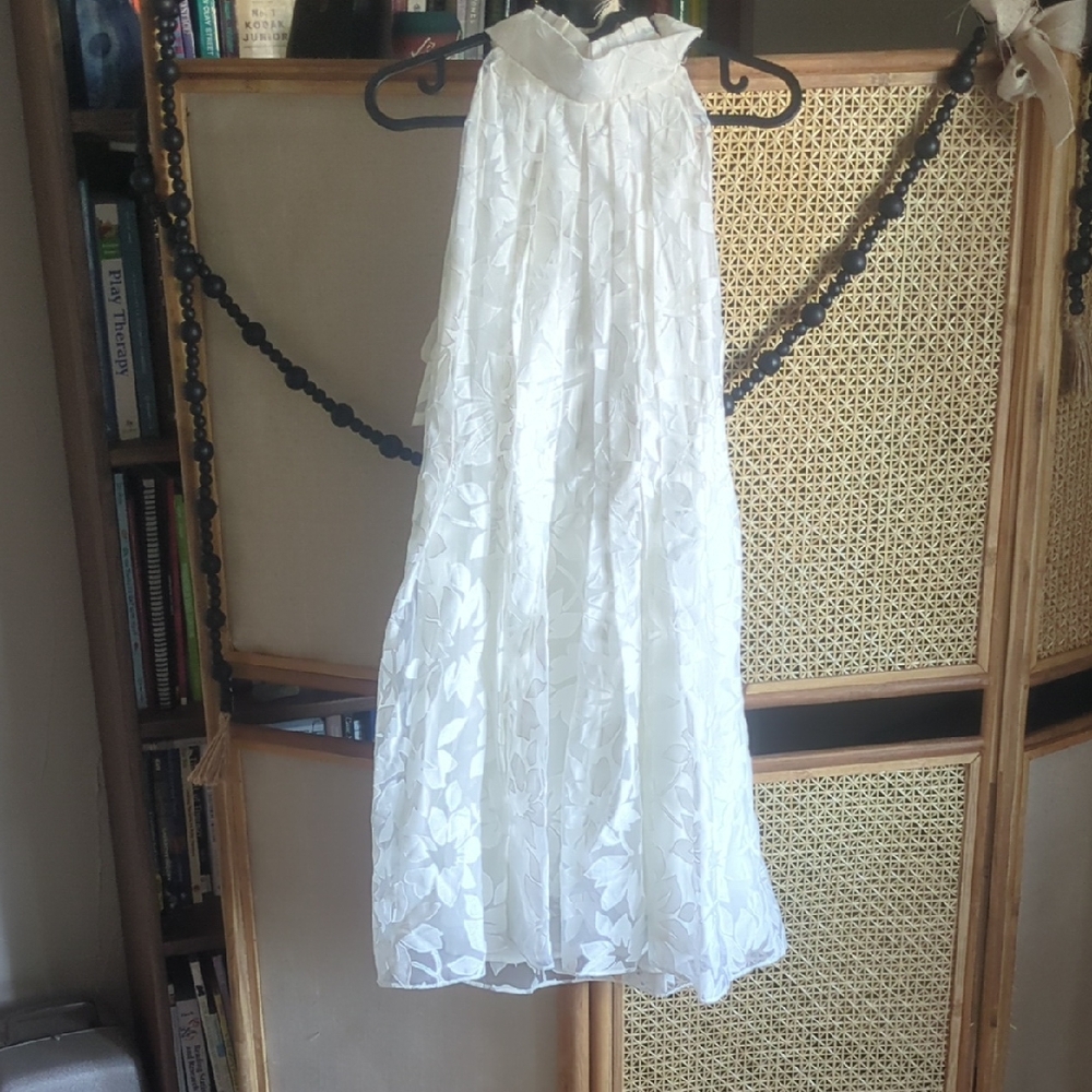Entro White Floral Wedding Dress